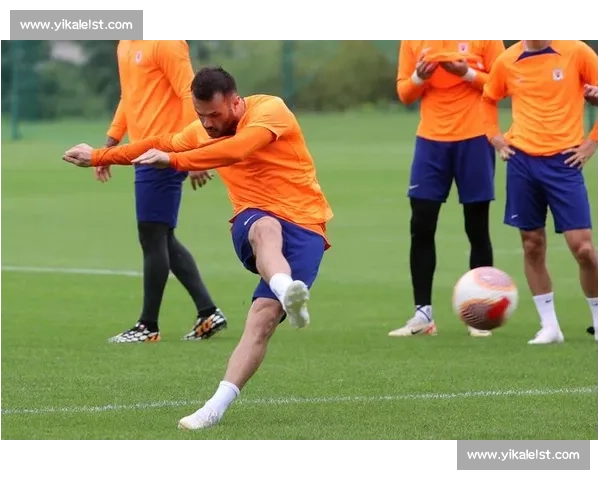 瓦神破荒!卡扎伊什维利单刀破门 23 球领跑 瓦神破荒!卡扎伊什维利单刀破门 23 球领跑